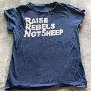 navy tee size small